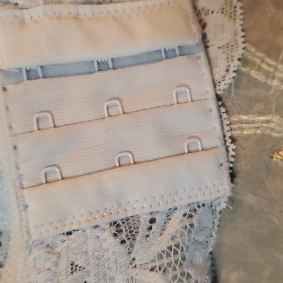 Aerie lacy bralette back hook closure - Picture 4 of 4